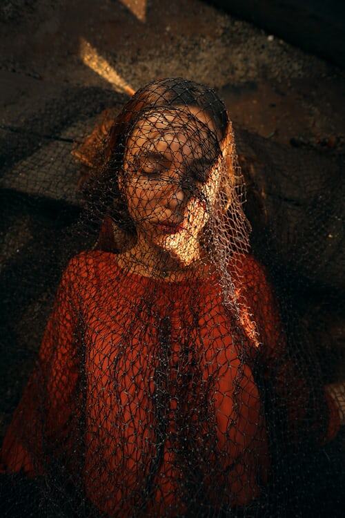 Ты когда-нибудь видел, как красота может быть как даром, так и тюрьмой?