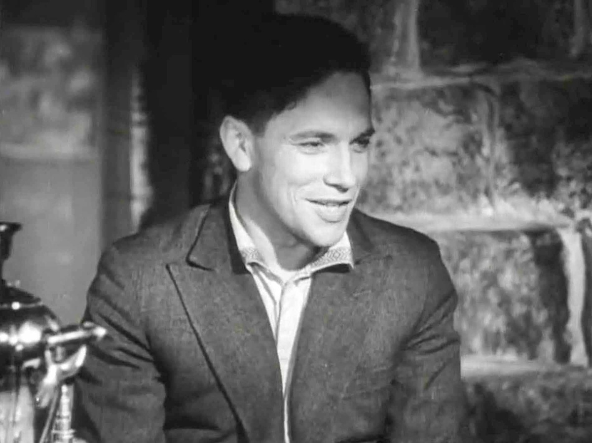 Кадр из фильма "Ночь в сентябре". Даниил Сагал в роли парторга шахты Павла Лугового