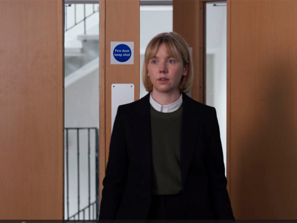 Кадр из сериала. Лорен Лайл в роли Карен Пири.