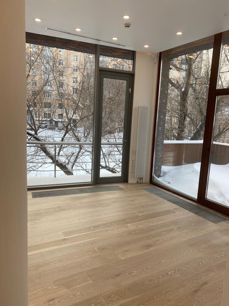 Массивная доска Junckers (Дания) уложенная плавающим способом