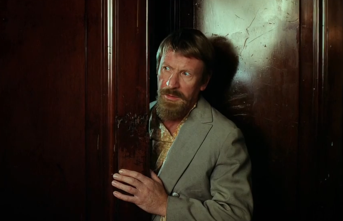 Кадр из к/ф «Господин оформитель» (1988)