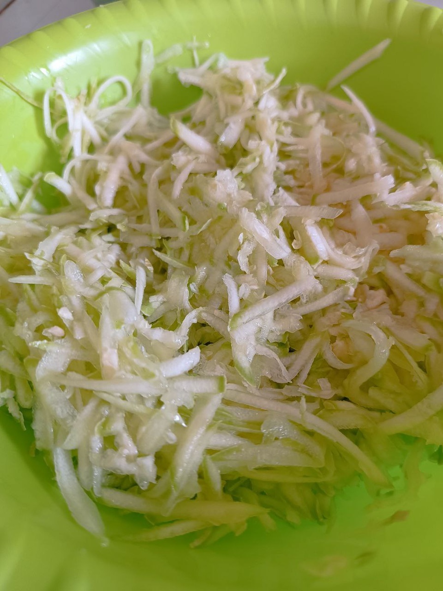 У меня кабачок совсем сухим был. 