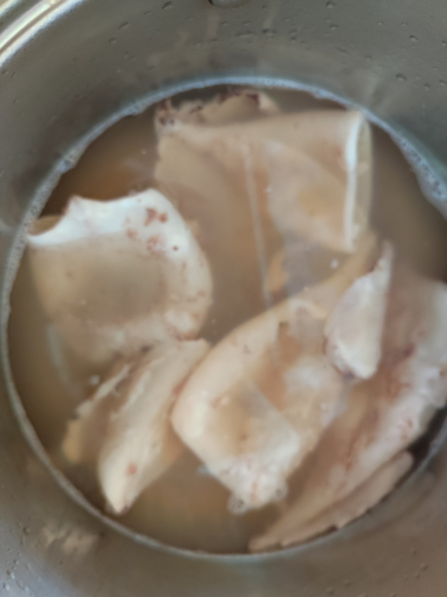 Залила кипятком кальмары первый раз. Фото автора.