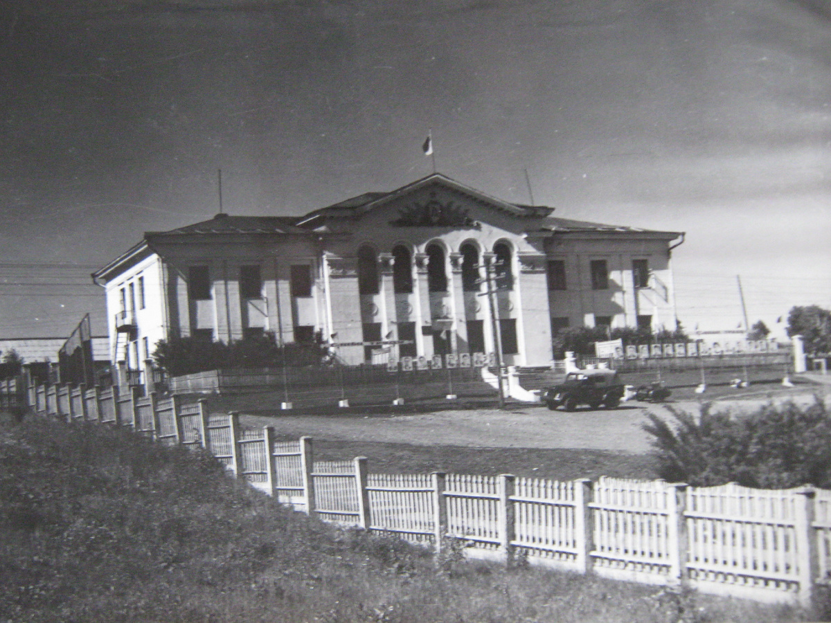 Фото из открытых источников. Здание РК КПСС, построенное по проекту М.И. Спиридонова