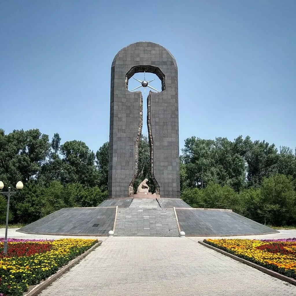 "Сильнее смерти" - мемориал в Семипалатинске