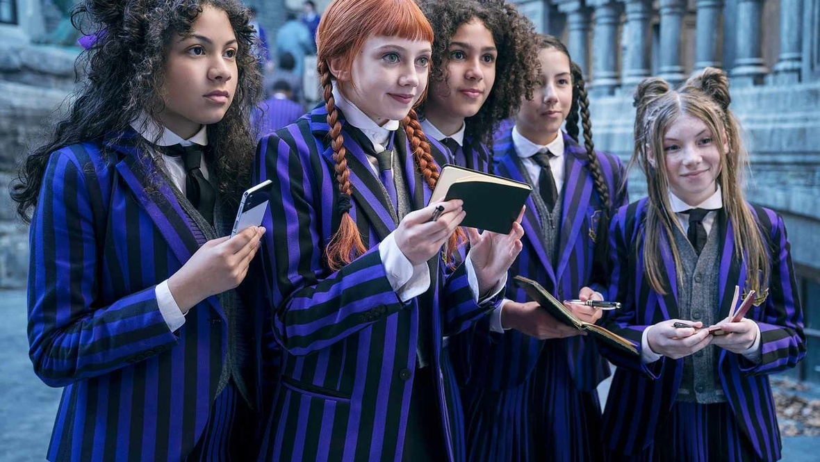    Кадр из сериала «Уэнсдей», создатели Альфред Гоф, Майлз Миллар, режиссер Тим Бертон, Netflix