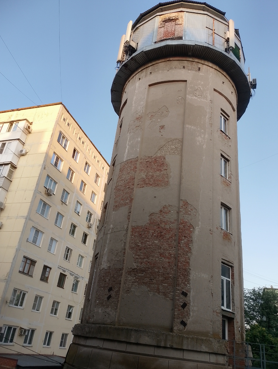 водонапорная башня.