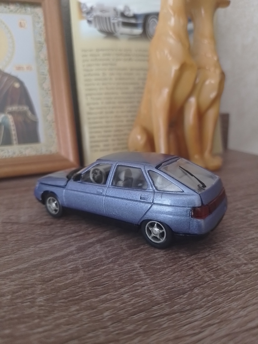 Редкая версия без аэродинамического спойлера.