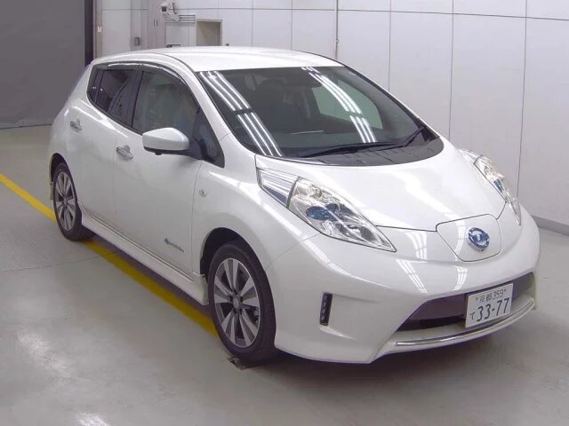 Nissan Leaf AZE0