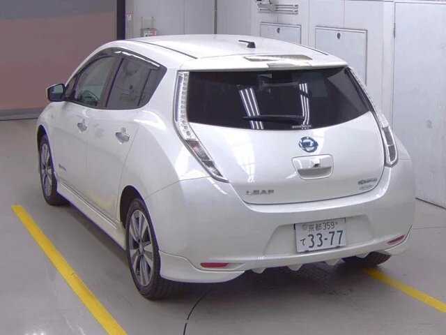 Nissan Leaf AZE0