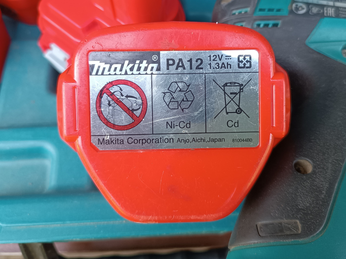 Рисунок 2. Оригинальный штатный аккумулятор 12 В PA12 для шуруповёртов "Makita".