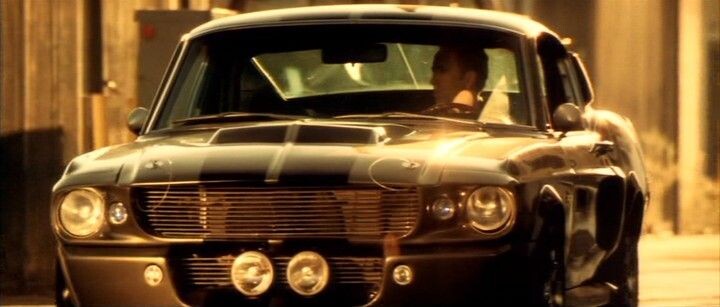 Кадр из фильма Угнать за 60 секунд 1997 года. Кто действительно умел это водить на пределе возможностей достоин уважения, это как управлять старой Волгой, но с ракетным двигателем. Фото из интернета.