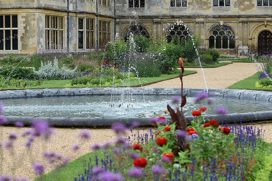 Цветочные клумбы в Одли-Энде