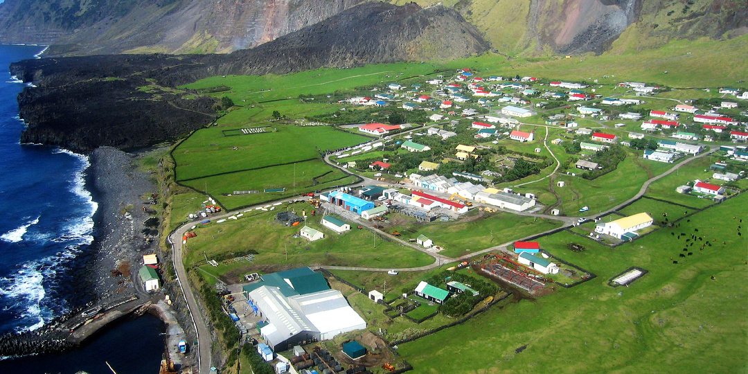 Тристан-да-Кунья: как устроена жизнь на самом удаленном от материка острове