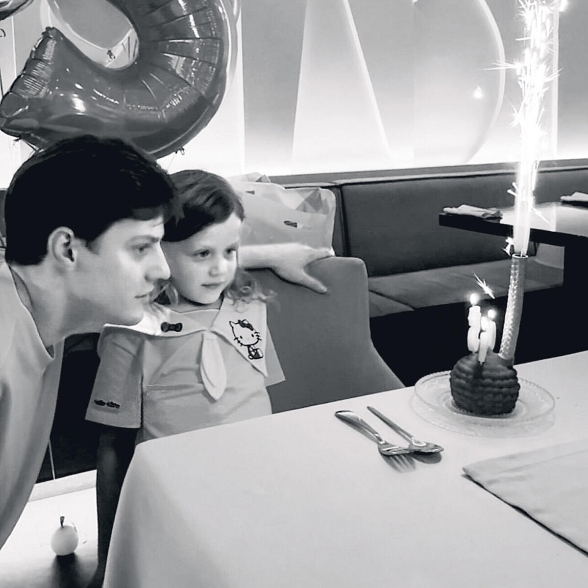    Миа с папой Соцсети Павла Табакова