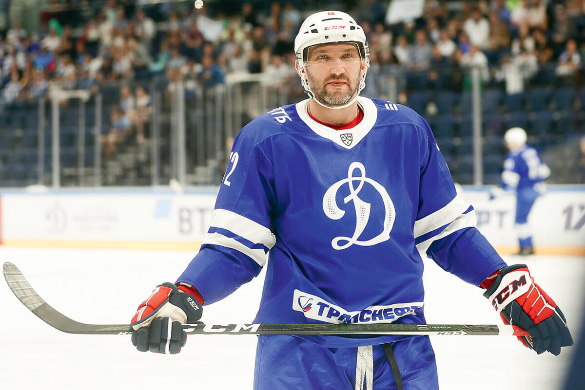    Александр на тренировке хоккейного «Динамо», в рядах которого он начинал свой путь в большой спорт Legion-media