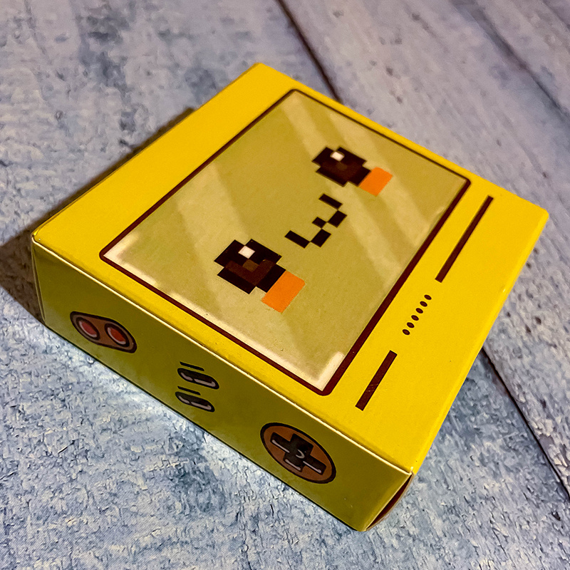 8-Bit Fantasy Tarot: дизайн коробки (фото моё)