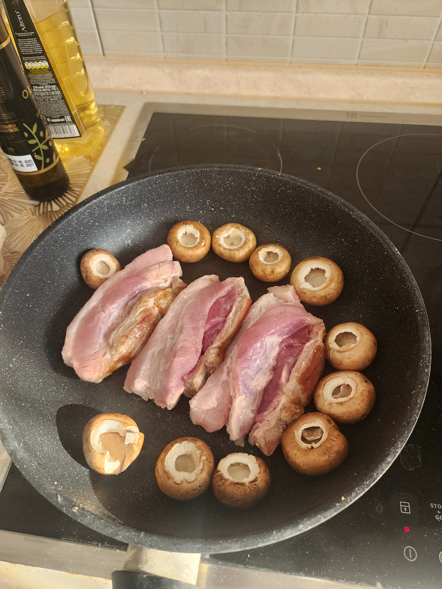 Готовит дома самгепсаль