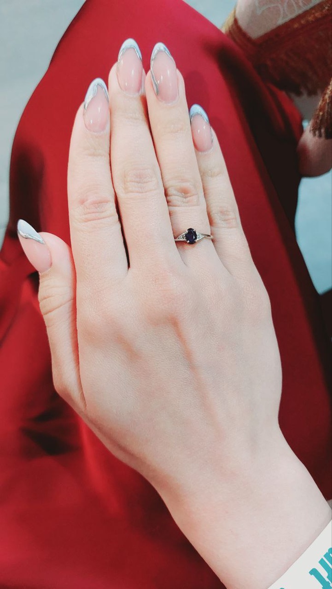 Алена прислала фото, когда Никита сделал предложение. 