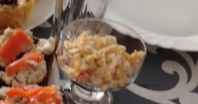 Ну прАстите за такое невнятное фото! Снимков стола оказывается вообще не было)))