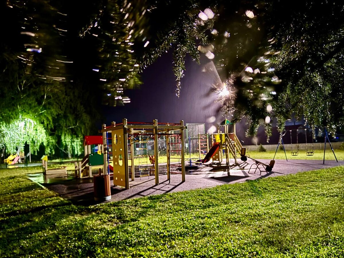 Парк в коттеджном поселке Аист