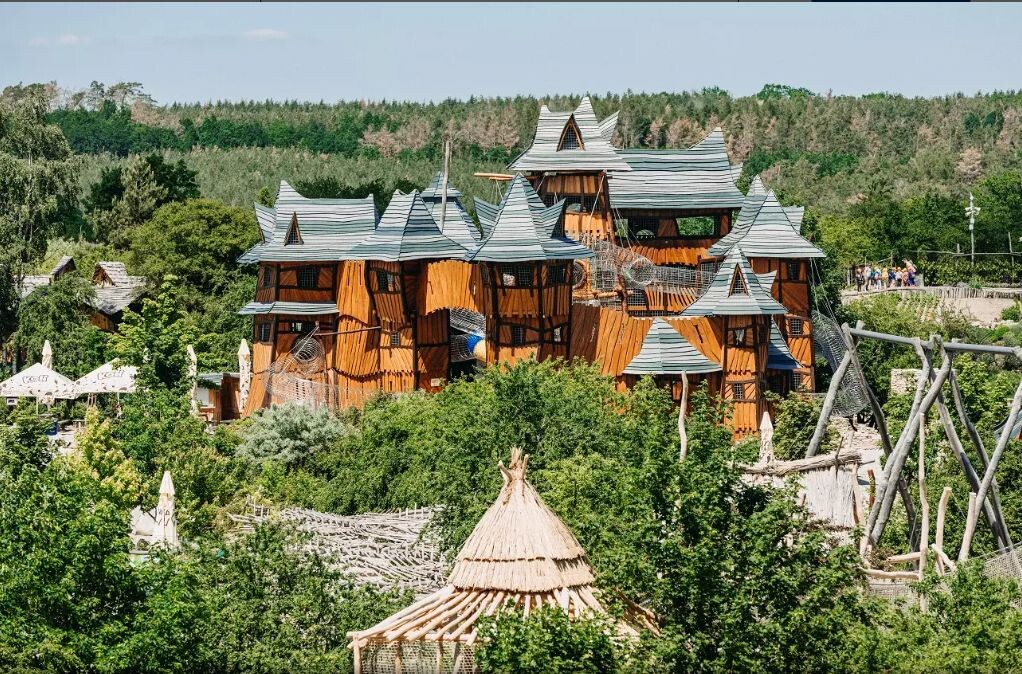 фото из Интернета: деревянный замок в Миракулуме