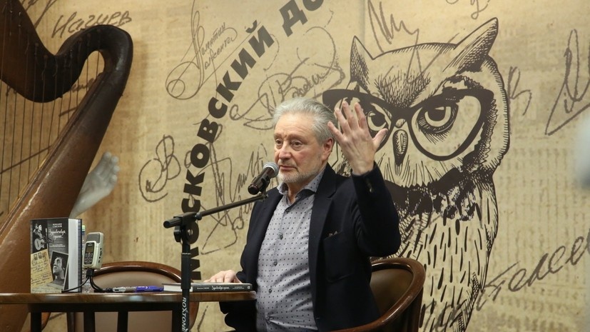     «У меня в дневнике сплошные знаки изумления», — пишет в своей книге «Театр моей памяти» Вениамин Смехов Legion-Media PhotoXPress.ru