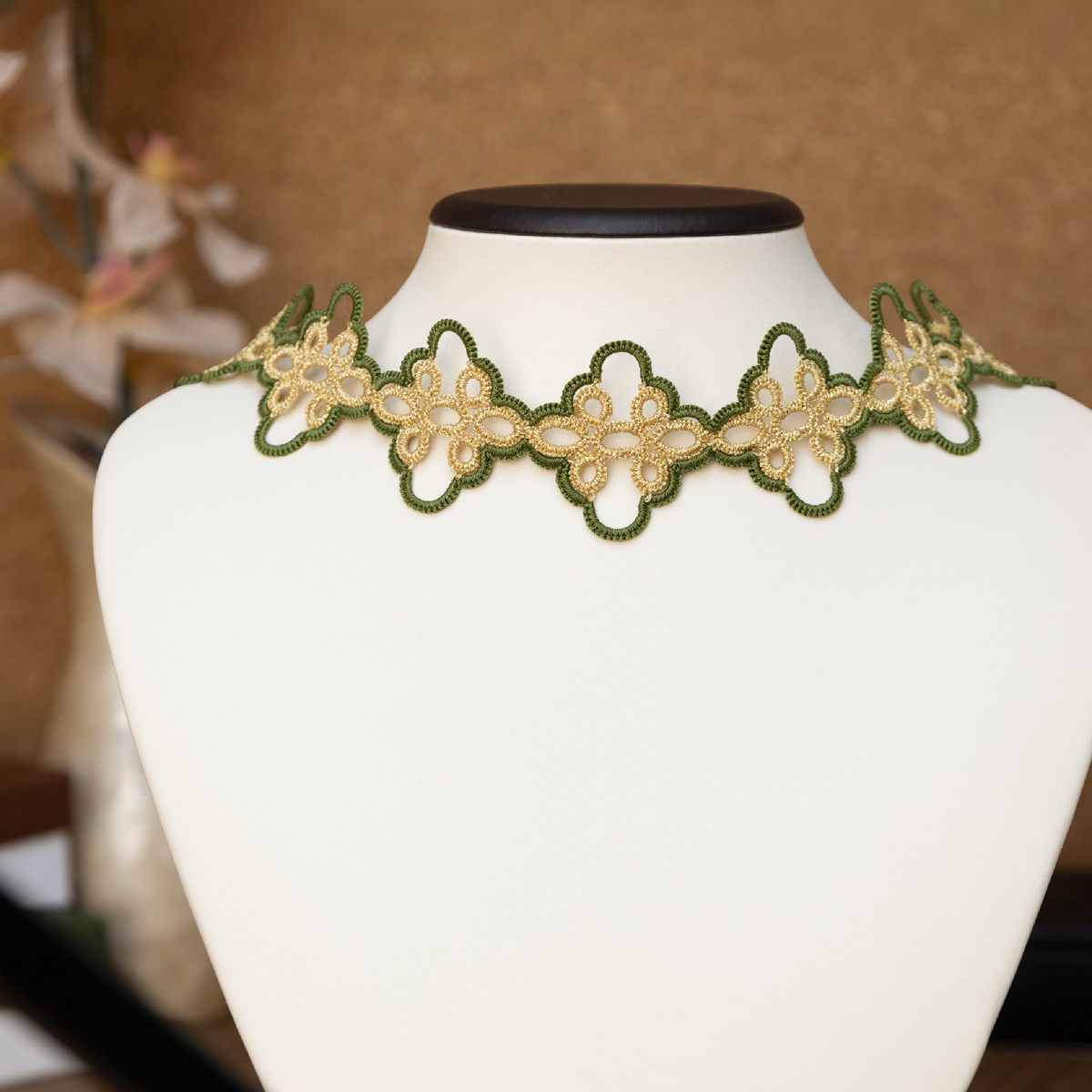 Украшение на шею. Автор: Анастасия Богданович