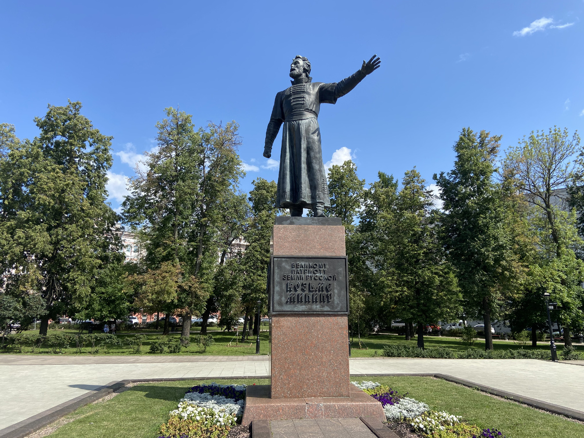 Памятник Козьме Пруткову