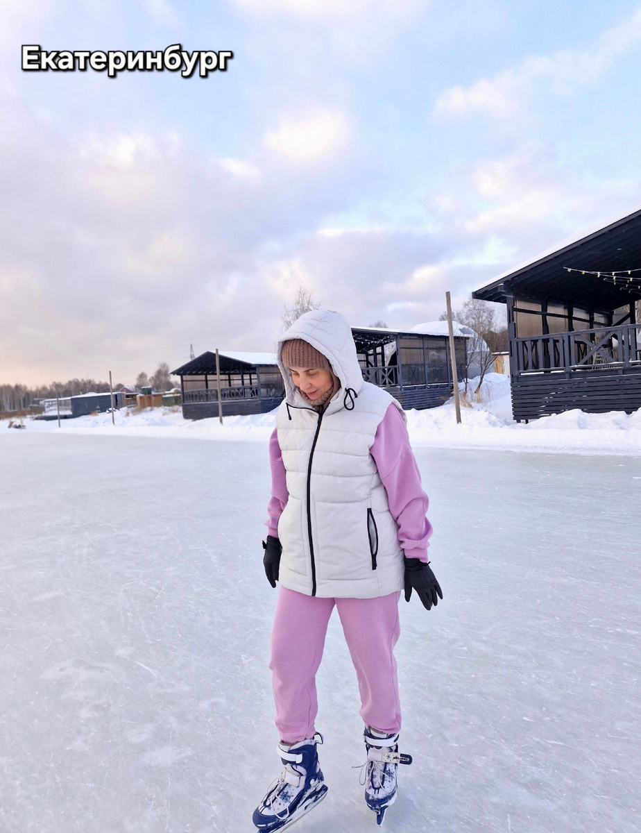 Каток на озере Половинное рядом с нашим ЖК в Екатеринбурге