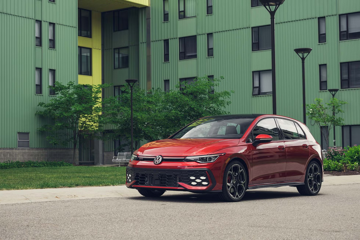 Volkswagen Golf GTI 2025 модельного года