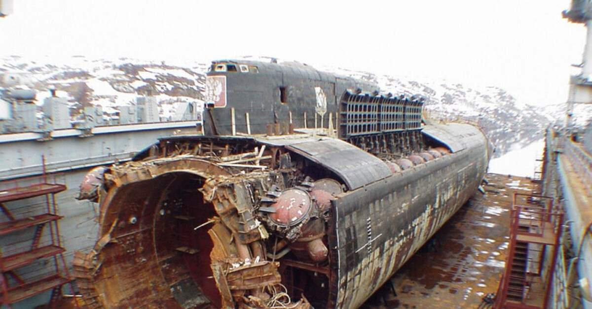 Подводная лодка «Курск» после катастрофы. Фото из интернета.