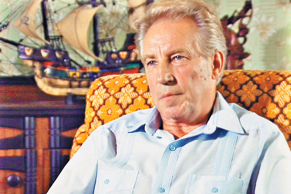 Николай Леонов