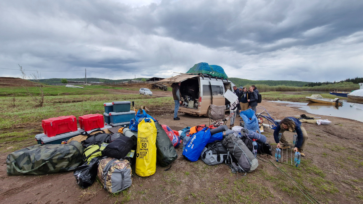 На старте экспедиции 31 мая 2025 года. Фото Рудольфа Кавчика