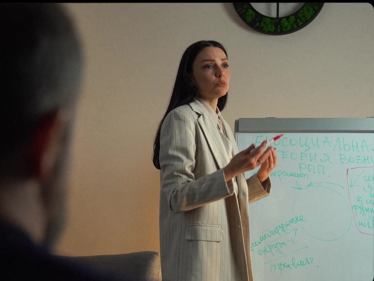 Наставник терапевтической группы для людей с РПП Татьяна Захарова - психолог-консультант с дополнительной специализацией в сфере нарушений пищевого поведения,  ДПТ-терапевт, гипнотерапевт (Эриксоновский гипноз), EMDR-терапевт