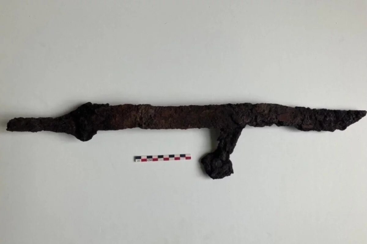    После реставрации артефакта археологи пришли к выводу, что его повредили специально.