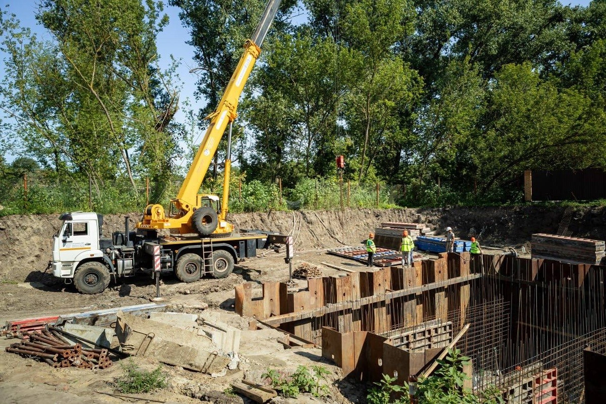    Строительство КНС на Элеваторном проезде в Курске идет полным ходом