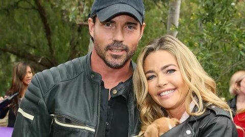 https://media.cnn.com/api/v1/images/stellar/prod/180910131844-denise-richards-aaron-phypers-restricted.jpg?q=x_27,y_184,h_1095,w_1945,c_crop/h_833,w_1480