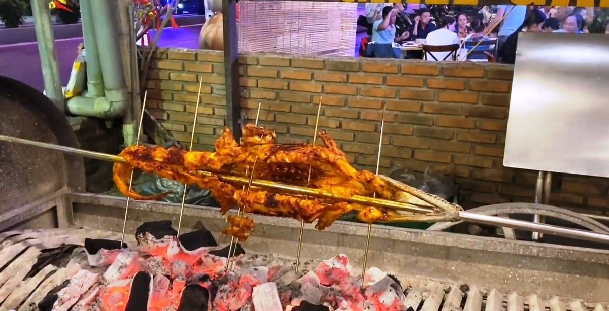 Крокодил на гриле