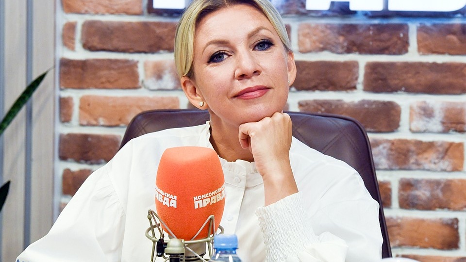 Жила в Китае, пишет песни и доводит врагов России до бешенства: Мария Захарова отмечает 10 лет на работе в МИД РФ