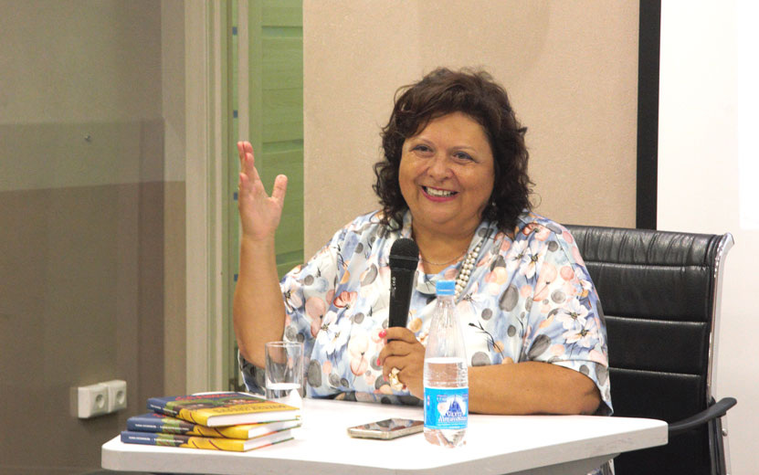    «Это не мемуары, а ироничный мини-учебник»: известная журналистка Галина Сапожникова провела презентацию книги в Ижевске