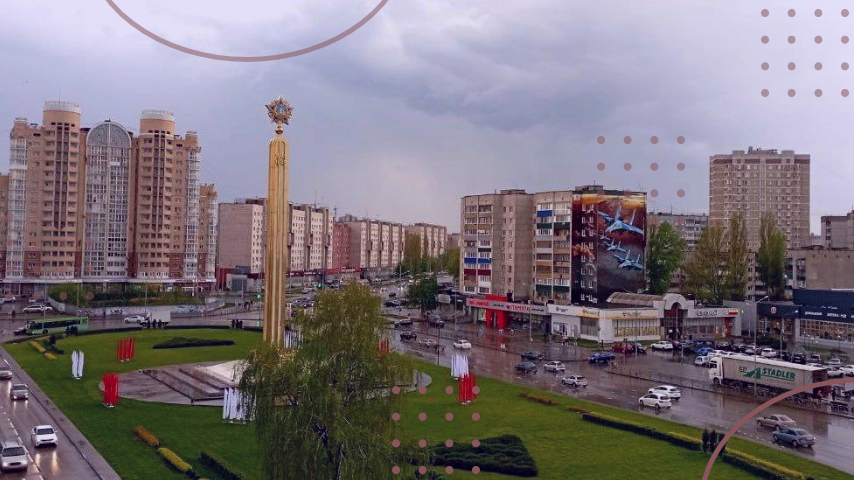 Вид на дом - бинокль на площади Победы в Липецке 