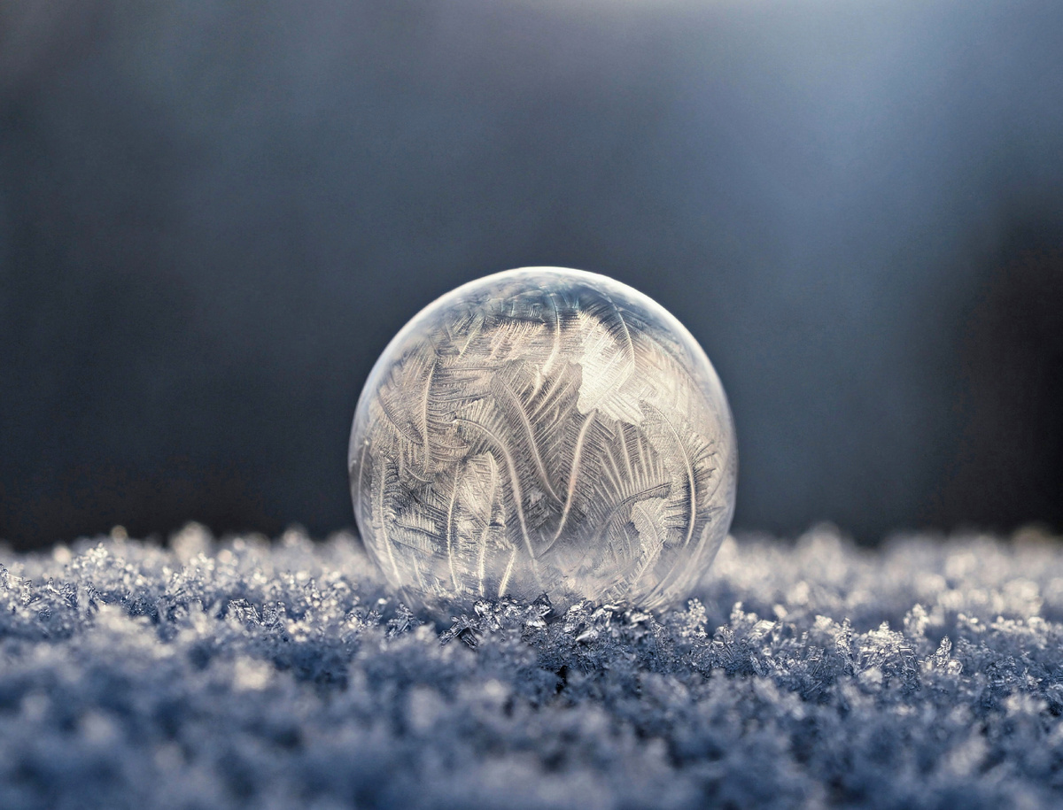 Чем больше мегапикселей – тем четче картинка, если не промахнулись с фокусом, конечно же