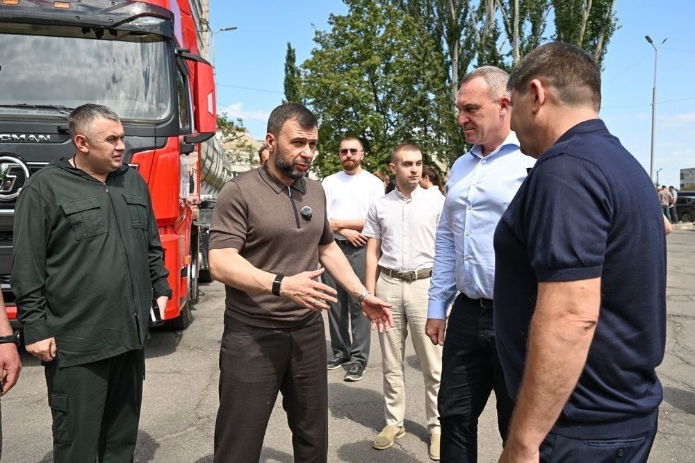    Глава ДНР поблагодарил власти Югры за оперативную доставку водовозов для решения проблемы нехватки воды