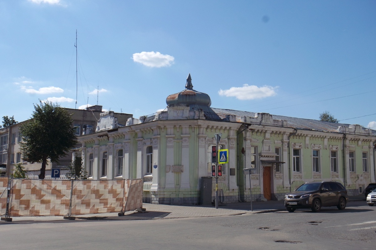 очень люблю дореволюционные особняки с такими куполами-луковицами