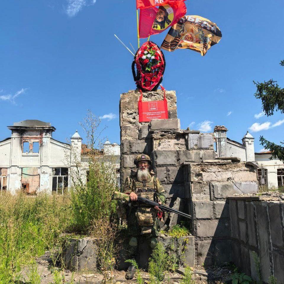 Вокзальная площадь, здесь был памятник Ленину..