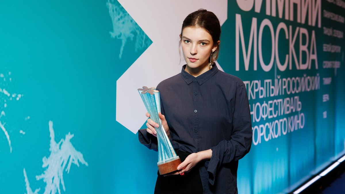 А учиться зачем, если уже статуэтки вручают?