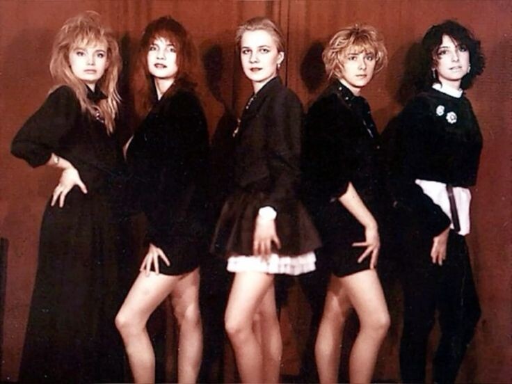 "Ну, где ж ты принц мой заграничный,
Приходи поскорей, я жду тебя!"(с) Фото: Pinterest