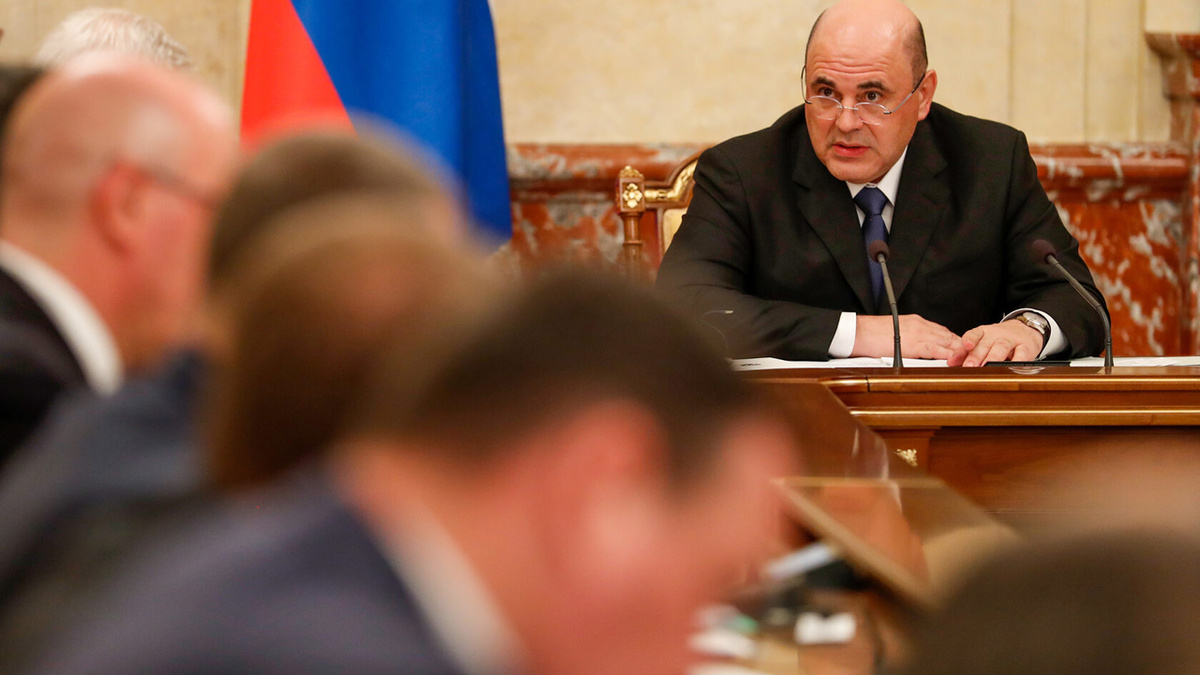 Кому добавят 7,6% к зарплате и пенсии: осень с плюсом