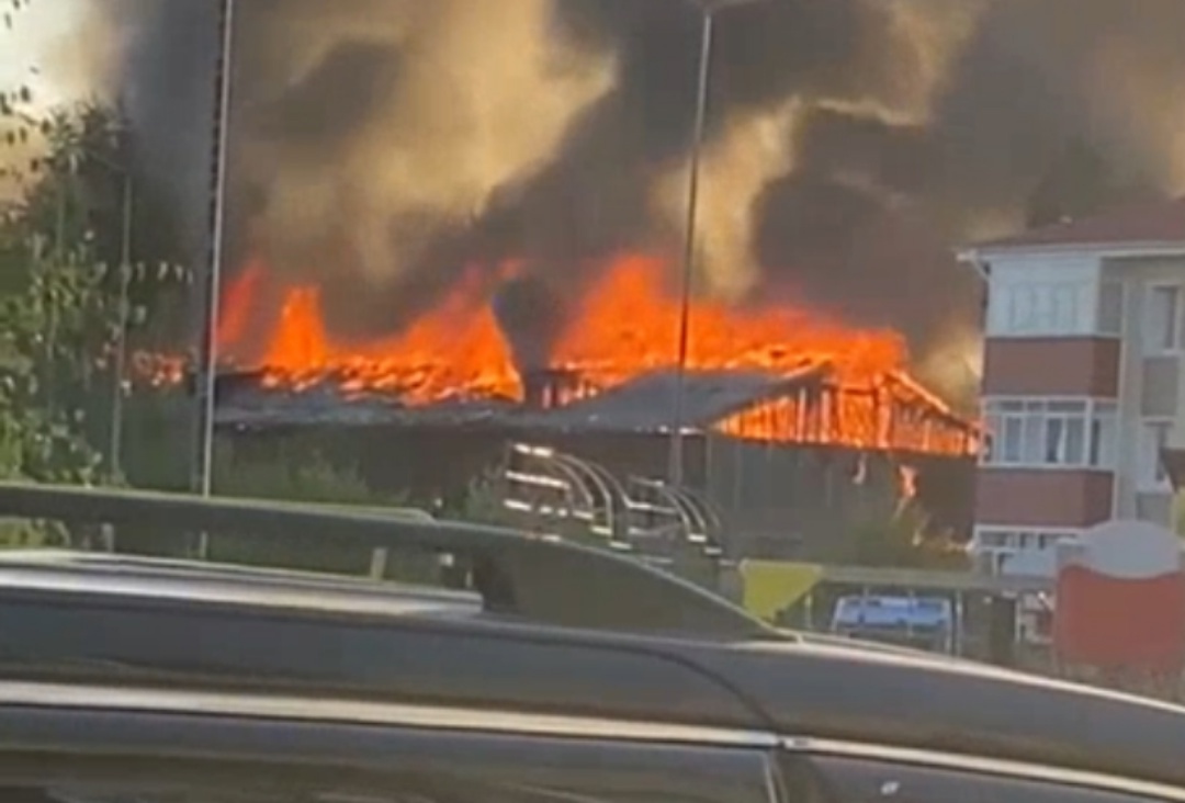    В Югре сгорел очередной расселенный дом